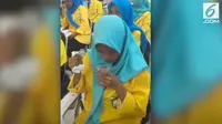 Video sejumlah mahasiswa dipaksa meminum air ludah dan berjalan jongkok saat masuk kampus viral di media sosial. (Istimewa)
