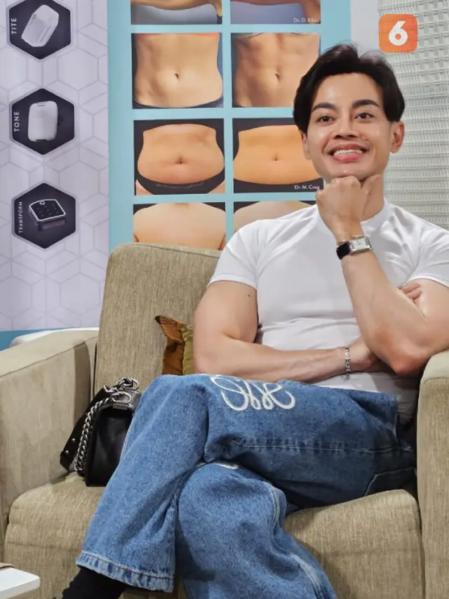 dr Dikky Prawiratama MSc SpKK Mengatakan Bahwa Perut Kotak-Kotak atau Otot di Perut Bisa Didapat Bila Diimbangi dengan Weight Lifting dan Memenuhi Asupan Nutrisi, Protein Salah Satunya (Liputan6.com/Aditya Eka Prawira)