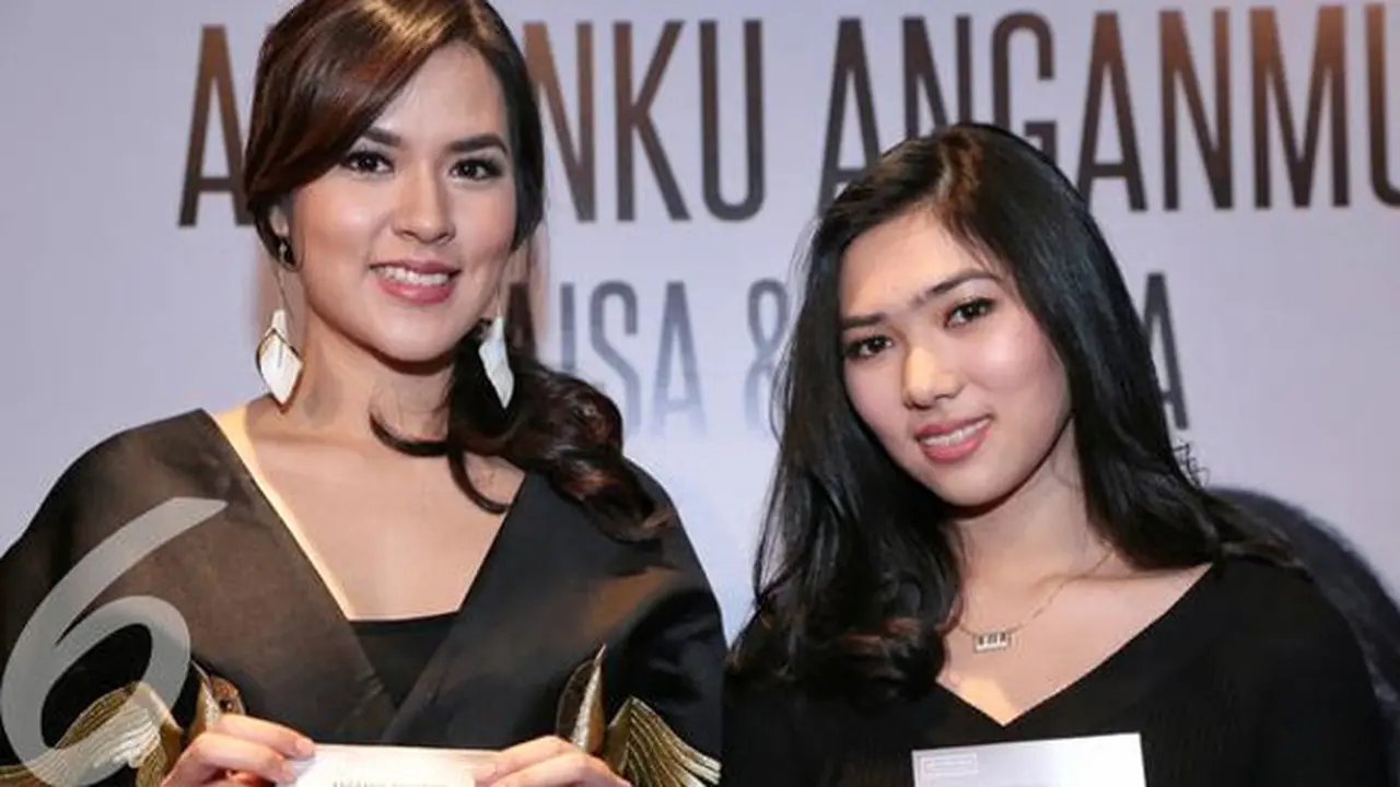 Dua penyanyi Indonesia, Raisa dan Isyana ternyata menjalin persahabatan, lho! 