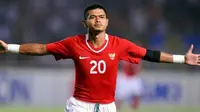 Striker Timnas Indonesia, Bambang Pamungkas merayakan gol ketika berhadapan dengan Myanmar di ajang AFF Suzuki Cup di Jakarta, 5 Desember 2008. Indonesia menang 3-0. AFP PHOTO/ADEK BERRY