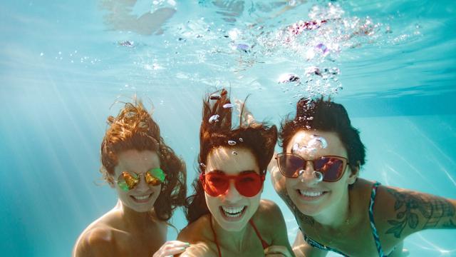 Ilustrasi foto di dalam air