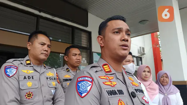 Kasat Lantas Polres Sukabumi Kota AKP Haga Deo Harefa di Disdikbud Kota Sukabumi. (Liputan6.com/Fira Syahrin).