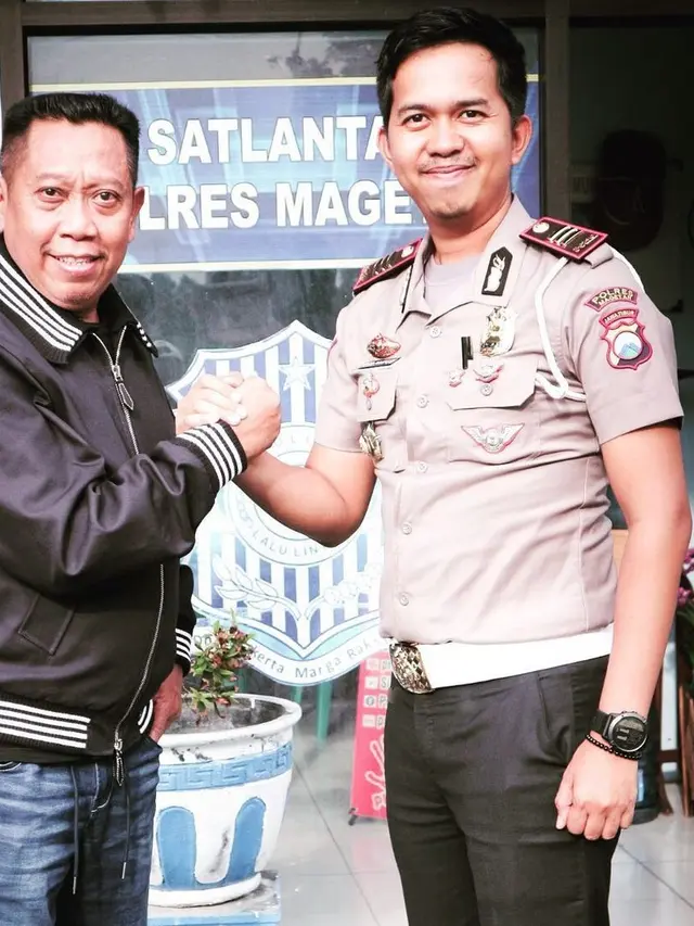 Tukul Arwana Sakit Dijenguk Anak Angkat