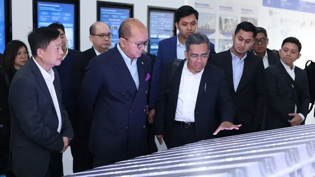 Menteri Rosan Bertemu Tiga Perusahaan Raksasa Tiongkok Bahas Percepatan Investasi Mobil Listrik di Indonesia