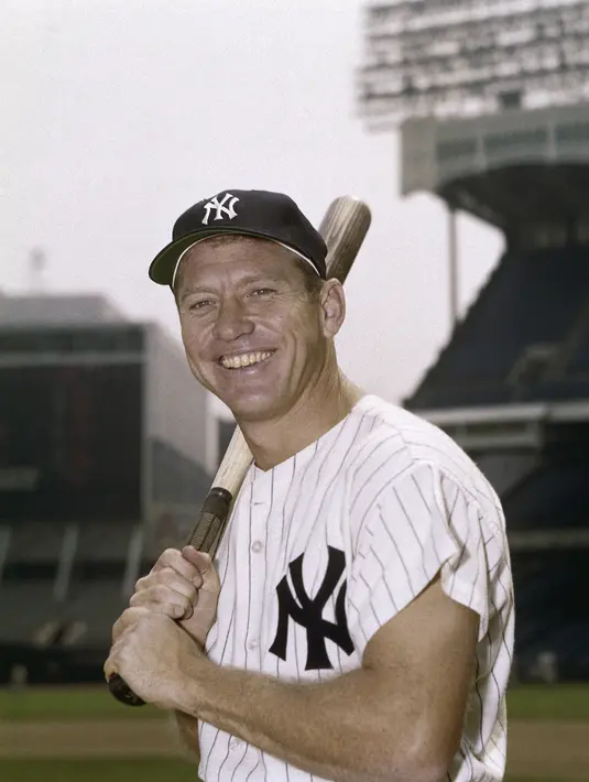 Mickey Mantle mengalami jatuh karier karena alkohol. Ia pun sempat menjalani transplantasi liver karena hepapitis dan sirosis. (Grand Openings - Blogs)