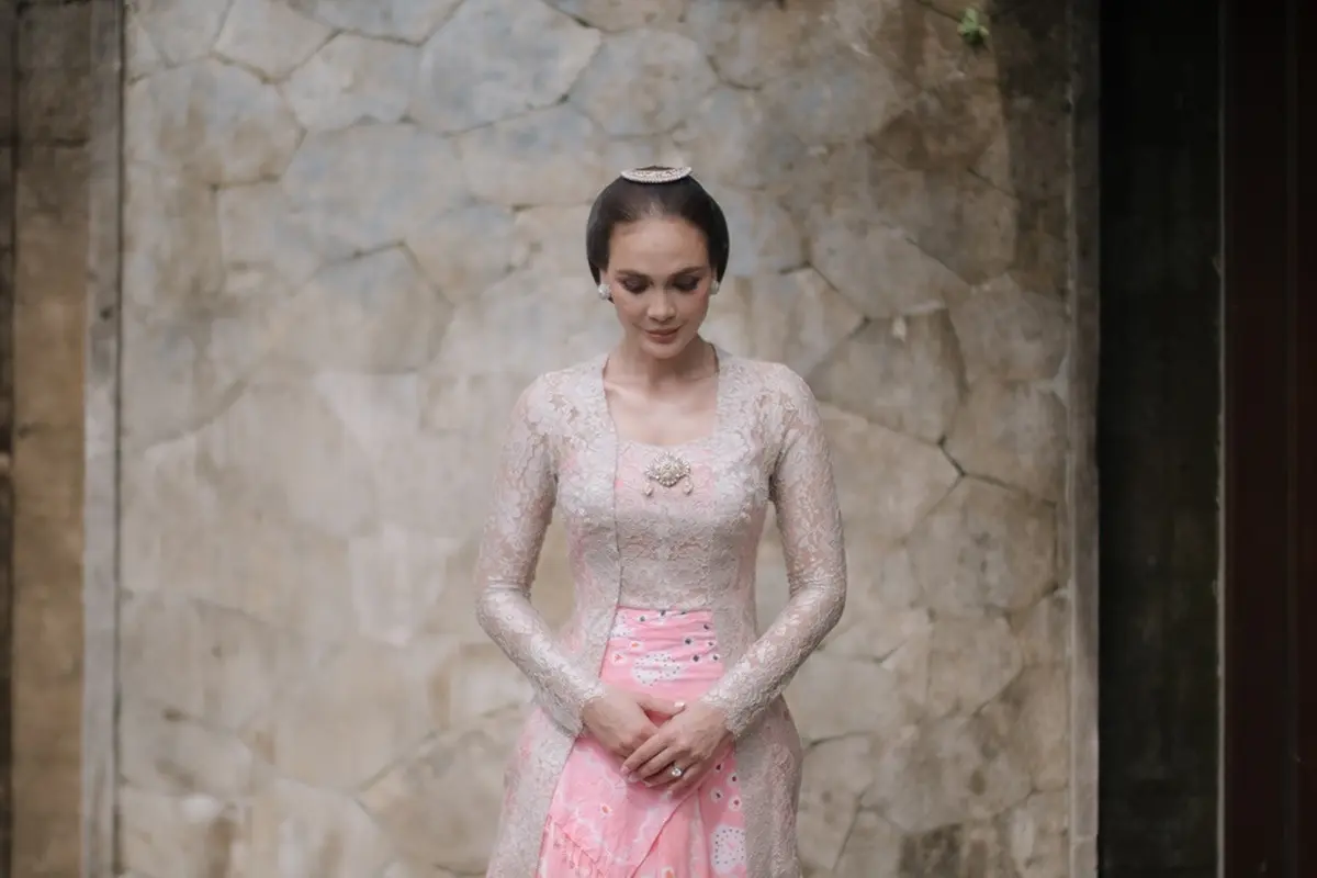 Gaya Cantik Luna Maya saat Prosesi Siraman/via Instagram Luna Maya