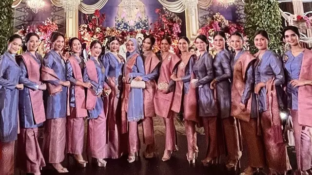 Erina Gudono saat Jadi Bridesmaid Rekan Puteri Indonesia 2022.
