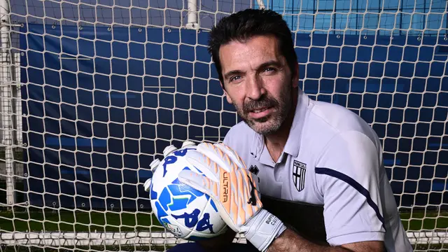 Foto: Gianluigi Buffon Putuskan Gantung Sarung Tangan pada Usia 45 Tahun, Berikut Potret Sang Kiper di Tim Terakhirnya, Parma