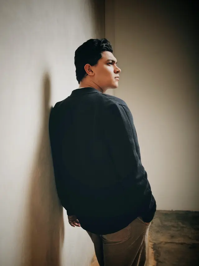 Penyanyi solo pria Adam Peter saat merilis single terbaru bergenre R&B, Lost Without You. (Dok. Aquarius Musikindo)