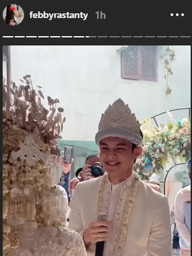 Ciptakan Lagu Khusus, Ini 6 Momen Rey Mbayang Nyanyi Untuk Dinda Hauw