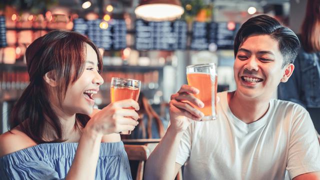 Indikator Gebetan Menyukai Kamu, Cek Tanda yang Lebih dari Teman