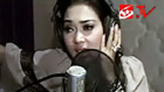 Syahrini Kembali Bernyanyi