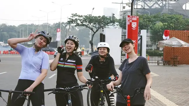 Potret Aaliyah Massaid Naik Sepeda Santai. (Sumber: Instagram/aaliyah.massaid)