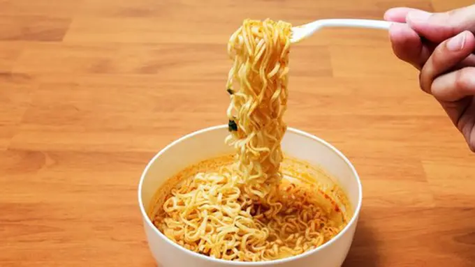 Mie instan jadi makanan favorit banyak orang/copyright: thinkstockphotos.com