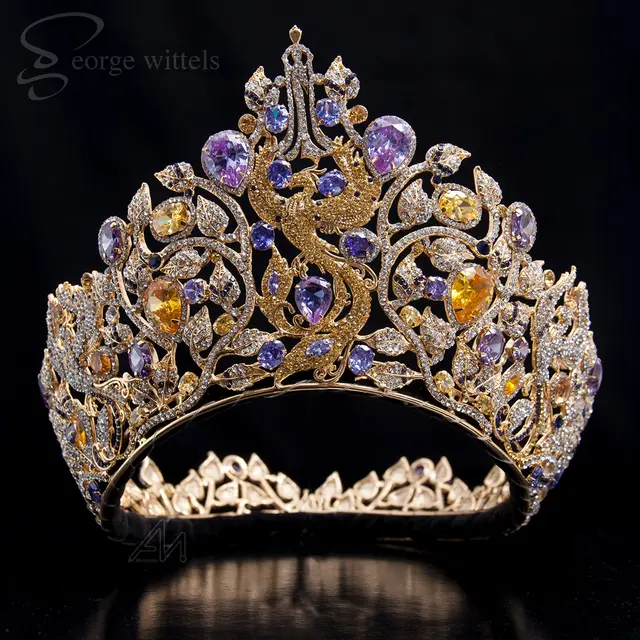 Mahkota Gayatri yang akan diberikan kepada Pemenang Utama Miss Mega Bintang Indonesia 2024. [Foto: Istimewa]