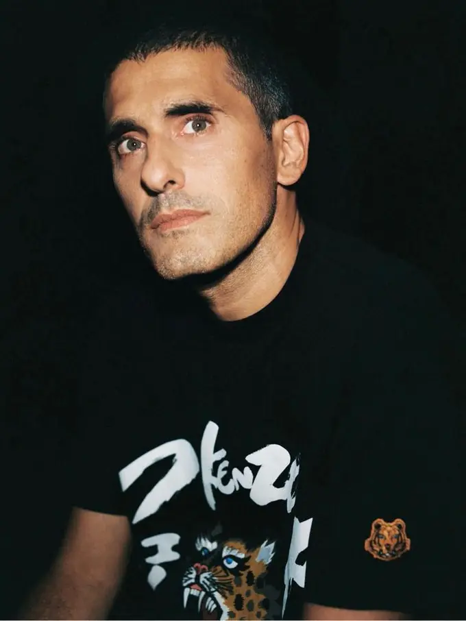 Desainer Felipe Oliveira Baptista Resmi Tinggalkan Kenzo