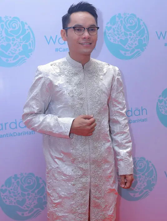 "Belum dikenalkan. Kalau cerita enggak, tapi share gitu karena ada hubungannya sama Sienna juga kan," ujar lekaki kelahiran Jakarta 32 tahun silam itu. (Andy Masela/Bintang.com)