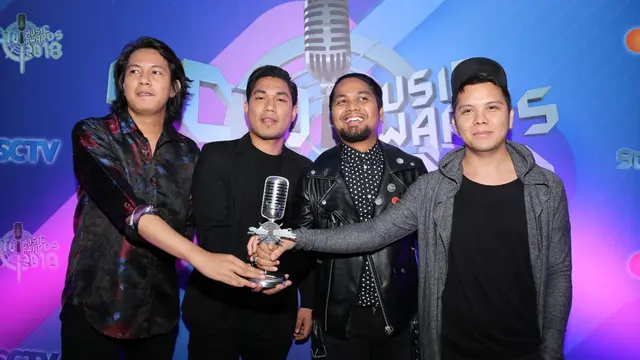 [Bintang] Group Band paling Ngetop -Armada
