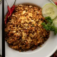 ilustrasi nasi goreng rawon/copyright freepik.com/wirestock