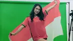 Mantan bintang film panas, Maria Ozawa mengunggah foto dirinya sedang mengikuti sesi pemotretan dengan memegang bendera Merah Putih. Foto perempuan yang disapa Miyabi itu sebagai bagian dari kampanye untuk Piala Dunia 2018. (instagram.com/maria.ozawa)