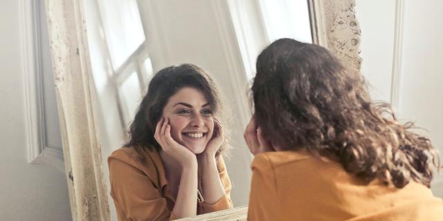 Mengungkap Zodiak yang Tidak Suka Keramaian, Siapa Saja Mereka?