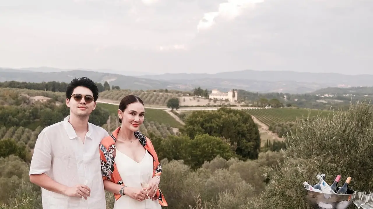 Semakin Lengket, Gaya Pasutri Luna Maya & Maxime Bouttier