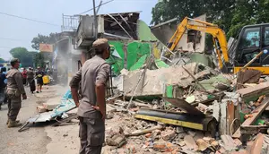 Fakta Mengejukan, Ada Bangunan Bersertifikat di Aliran Sungai Depok