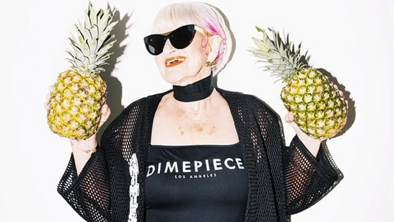 Nenek 86 Tahun Ini Jadi Model Pakaian Renang di Instagram