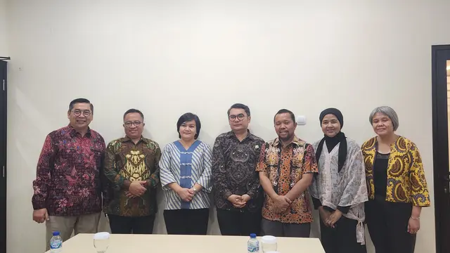 Komnas HAM menerima kedatangan perwakilan EMTEK Grup di Kantor Komnas Ham, kawasan Menteng, Jakarta Pusat. Sejumlah rencana kerja sama dibahas dalam pertemuan tersebut. (Liputan6.com/Fachrul Rozie)