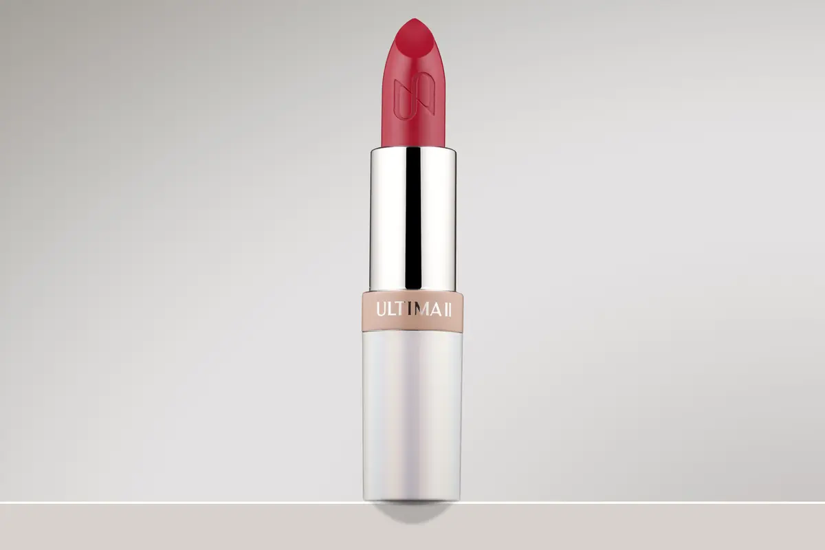 Bibir Bebas Kering dengan Lipstik Terbaru Ini