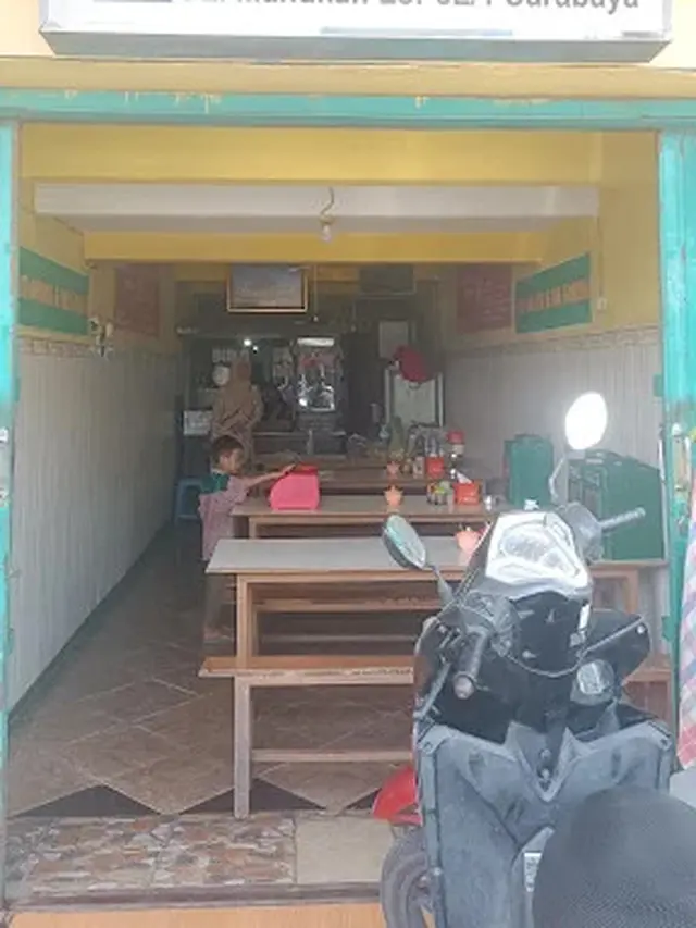 Soto Ayam Ambengan Pak H. Nasi'Un
