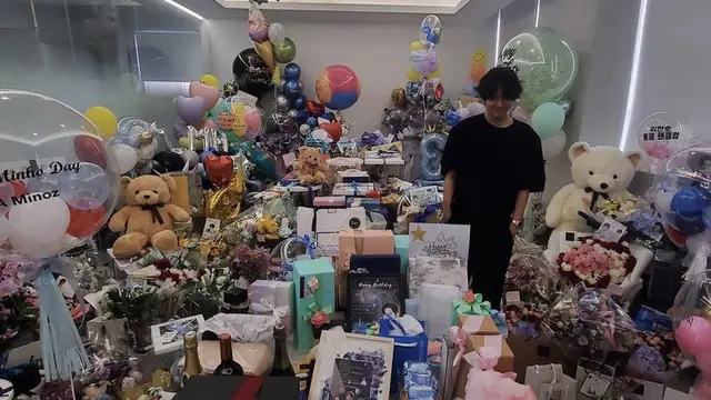 Tampilan sederhana Lee Min Ho saat ulang tahunnya, credit: @actorleeminho