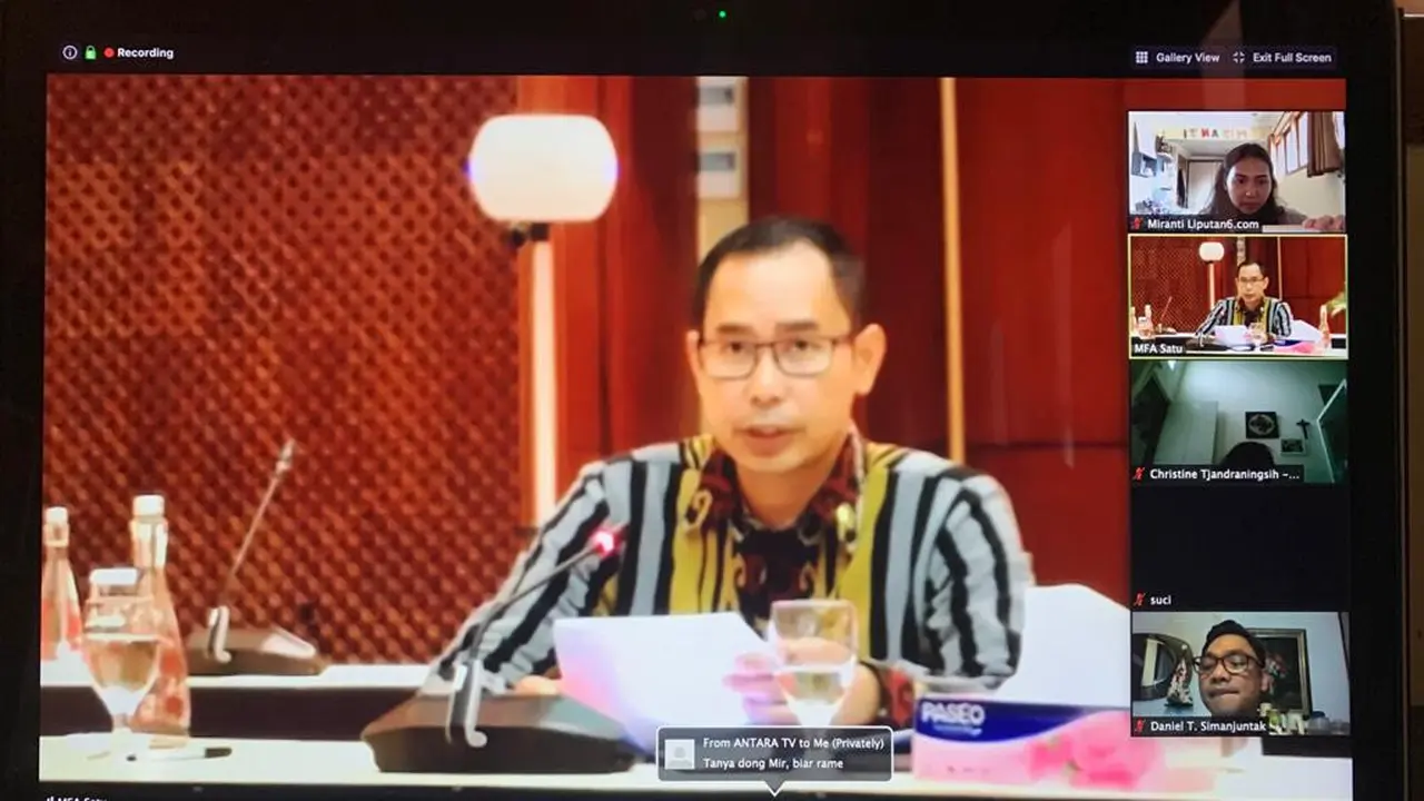 Joedha Nugraha, Direktur PWNI dan BHI Kemlu RI dalam briefing pada Kamis 9 April 2020.