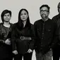 Vokalis wanita merupakan salah satu ciri khas dari Cokelat Band sejak kemunculannya. Kini vokalis sementara saat Aiu Ratna hamil anak kembar pun digantikan oleh penyanyi solo Astrid Sartiasari. Kemungkinan agar tidak mengubah ciri khas dari Cokelat Band sebelumnya. (Liputan6.com/IG/cokelat_band)