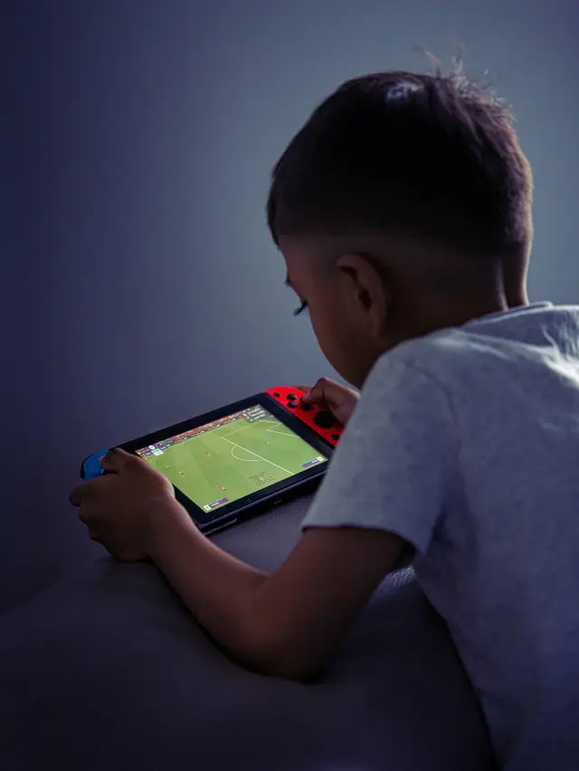 Overstimulated Gadget pada Anak