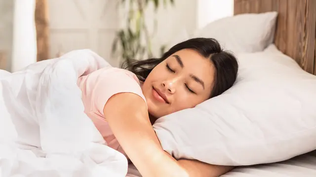 Garis Bantal Muncul Saat Bangun Tidur? Begini Lho Tips untuk Mencegahnya!