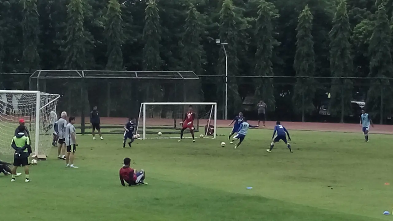 Pemain Persib Latihan di Yogya