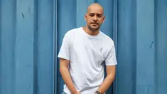 Riza Shahab juga aktif mengunggah gaya OOTD di akun Instagram pribadinya. Penampilan kasual dari pria kelahiran 25 Oktober 1989 ini pun terlihat dari beberapa unggahan di Instagram pribadinya. (Liputan6.com/IG/@rizashahab)