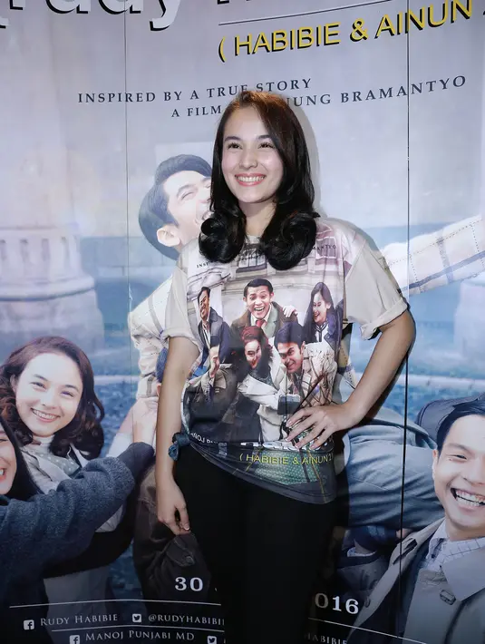 Padahal, kawasan itu terkenal banyak dikunjungi oleh pasangan muda dan mudi yang ingin kisah cintanya langgeng. Dengan memasang gembok sebagai simbolnya. (Galih W. Satria/Bintang.com)