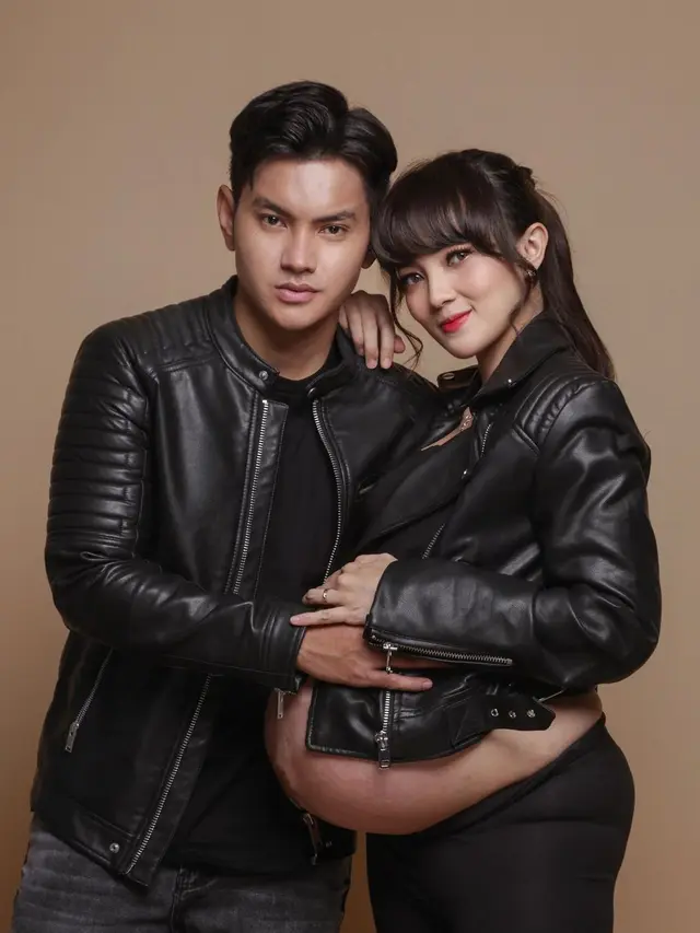 Menanti Kelahiran Anak Ketiga, Ini 6 Potret Maternity Shoot Istri Aditya Suryo