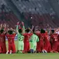 Pemain Timnas Indonesia U-19 merayakan kesuksesan lolos Piala AFC 2020 usai mengimbangi Korea Utara. (Liputan6.com/Helmi Fithriansyah)