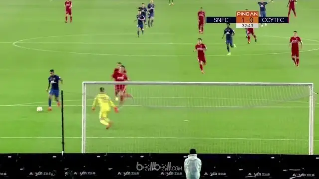 Alex Teixeira menunjukkan kelasnya ketika Jiangsu Suning menang atas Changchun Yatai pada Minggu (6/5). Mantan bintang Shakhtar Do...