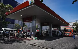 Atasi Antrean BBM, Bahlil Kerahkan 7 Kapal BBM ke Bali