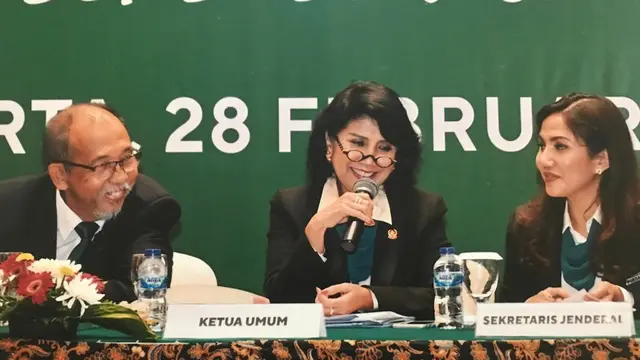Alex Asmasoebrata sewaktu menjadi pengurus Pordasi