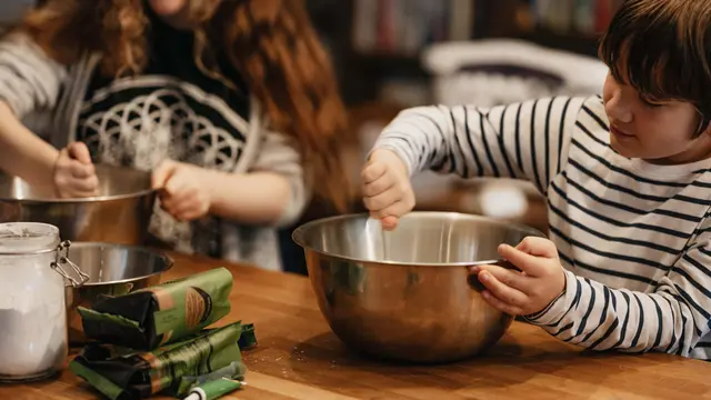 Ilustrasi Masak Bersama