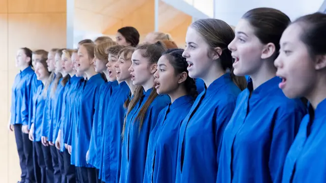 [Bintang] Video Viral, Anak-anak Australia Membawakan Tarian Aceh Ratoh Duek Hingga Keliling Eropa