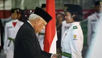 75 Paskibra IKN Dikukuhkan, Ini Sosok Pembawa Baki Bendera HUT RI