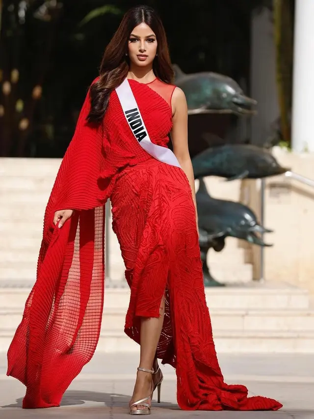 7 Pesona Harnaaz Sandhu, Wakil India yang Jadi Miss Universe 2021