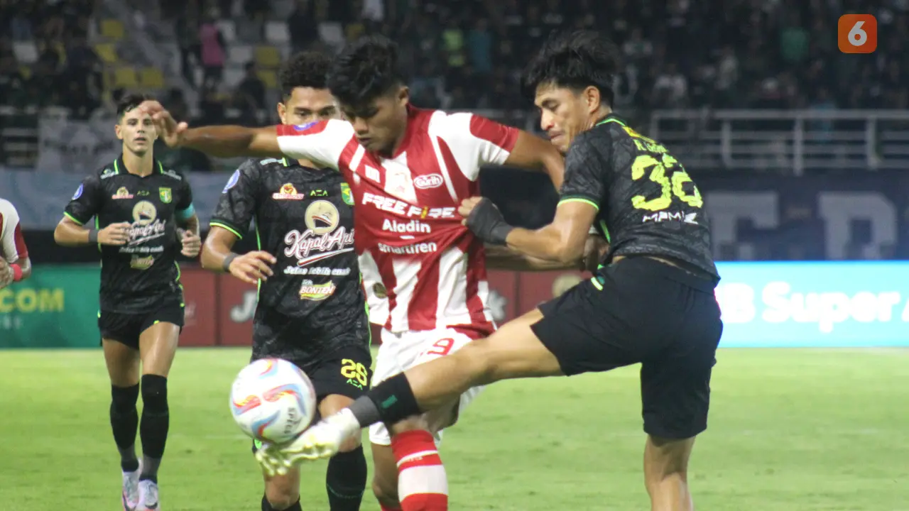 Ramadhan Sananta dan Riswan Lauhin di BRI Liga 1 2023/2024