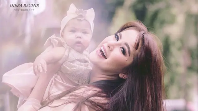 Cerita Olla Ramlan yang Senang Punya Anak Cewek